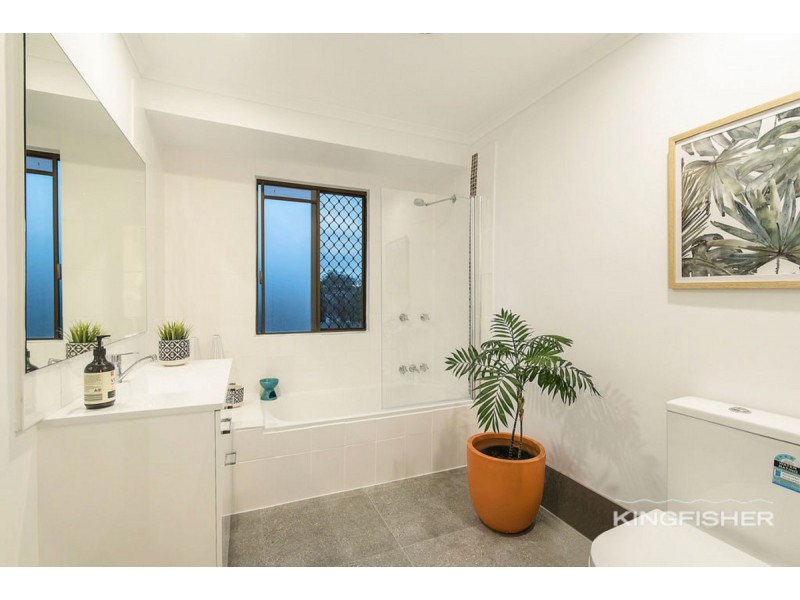 3/32 Sunbird Street, Burleigh Waters QLD 4220
