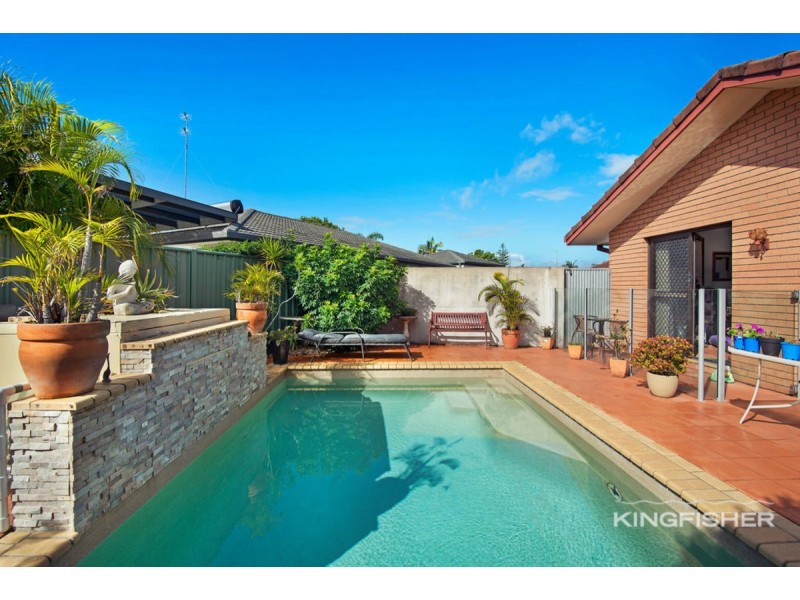 2/10 Russell Court, Miami QLD 4220