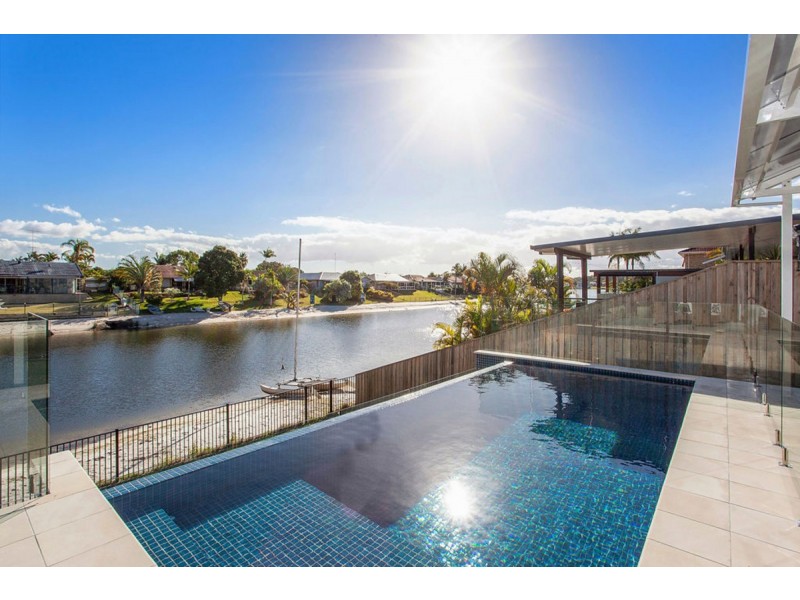 45 Kingfisher Crescent, Burleigh Waters QLD 4220