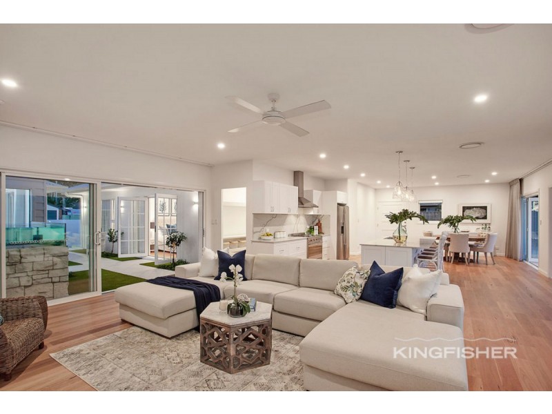 45 Kingfisher Crescent, Burleigh Waters QLD 4220