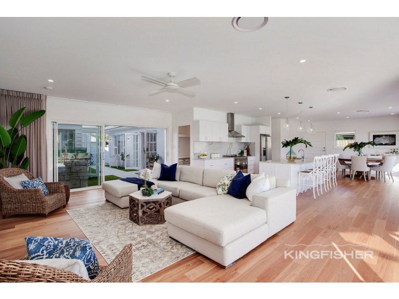 45 Kingfisher Crescent, Burleigh Waters QLD 4220