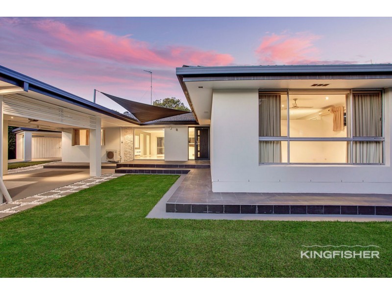 18 Curlew Crescent, Burleigh Waters QLD 4220