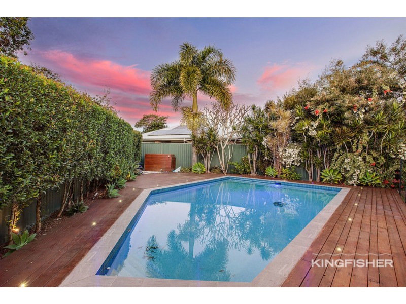 18 Curlew Crescent, Burleigh Waters QLD 4220