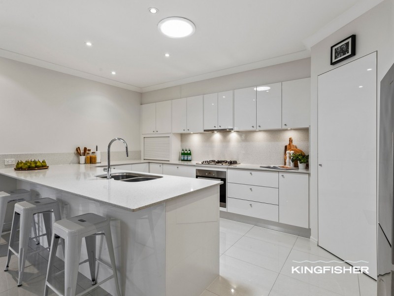 154 Dunlin Drive, Burleigh Waters QLD 4220