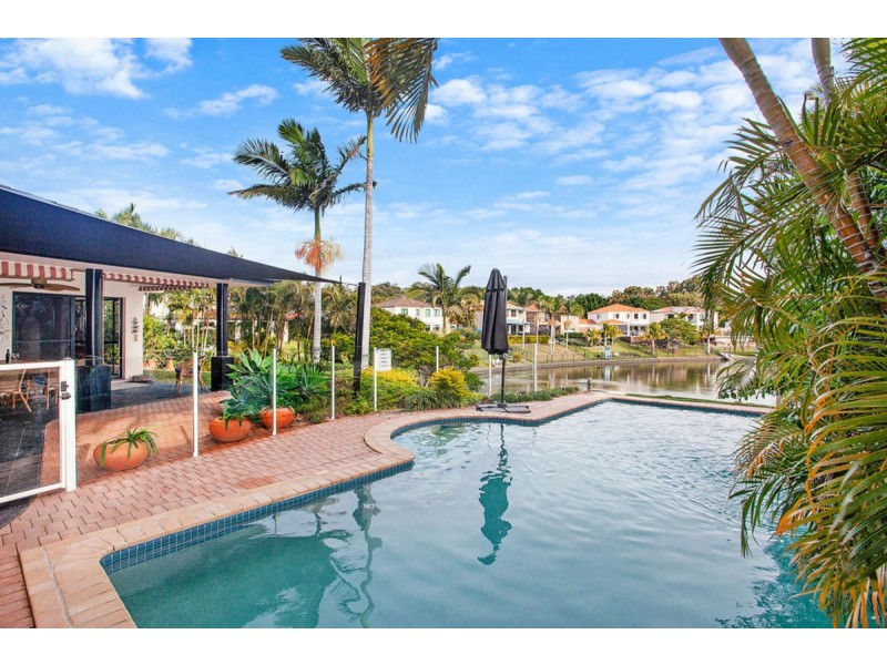 6 Crozet Court, Burleigh Waters QLD 4220