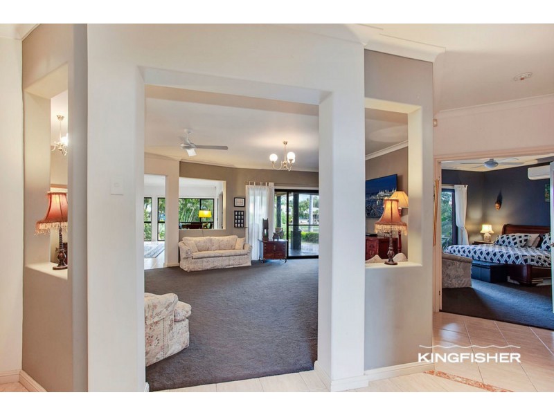 6 Crozet Court, Burleigh Waters QLD 4220