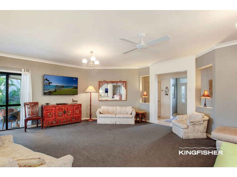 6 Crozet Court, Burleigh Waters QLD 4220