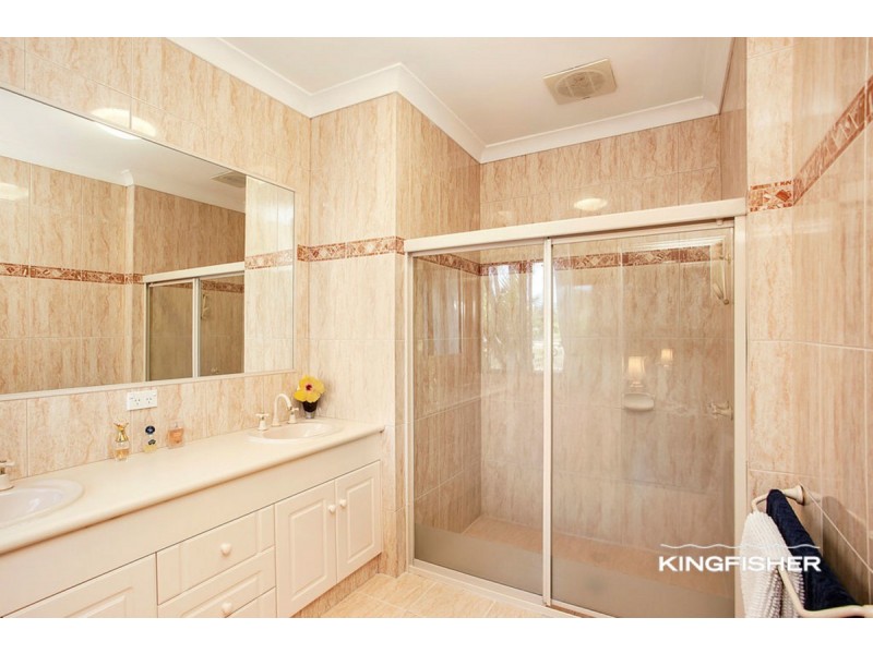 6 Crozet Court, Burleigh Waters QLD 4220