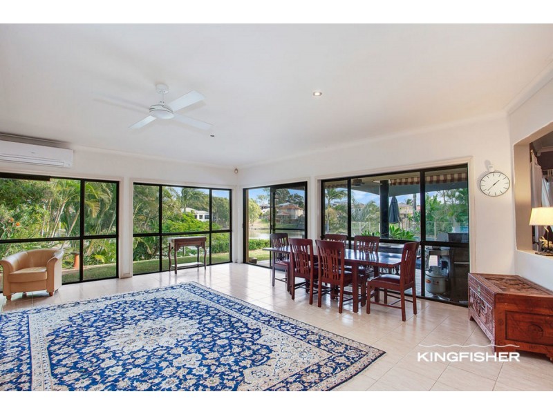 6 Crozet Court, Burleigh Waters QLD 4220