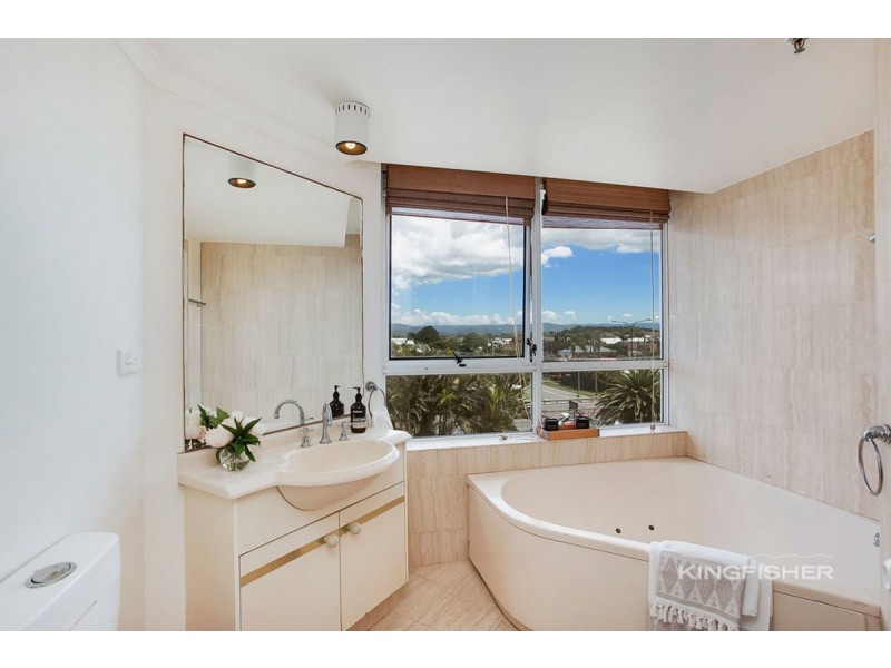 2C/3 Second Avenue, Burleigh Heads QLD 4220