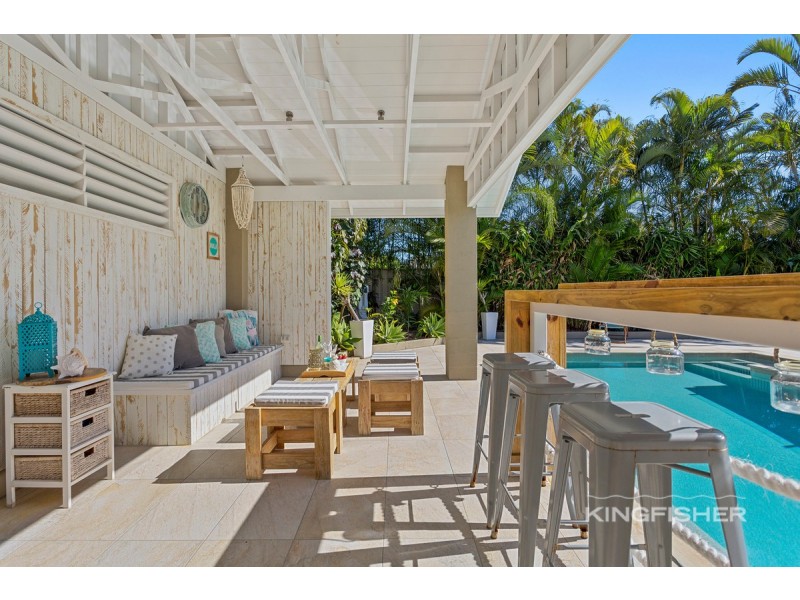 8 Lothian Avenue, Sorrento QLD 4217