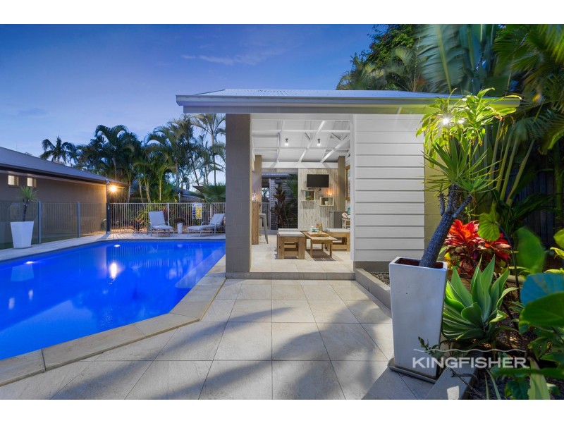 8 Lothian Avenue, Sorrento QLD 4217