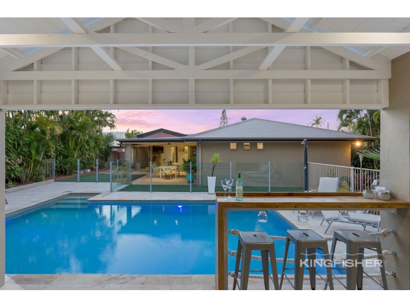 8 Lothian Avenue, Sorrento QLD 4217