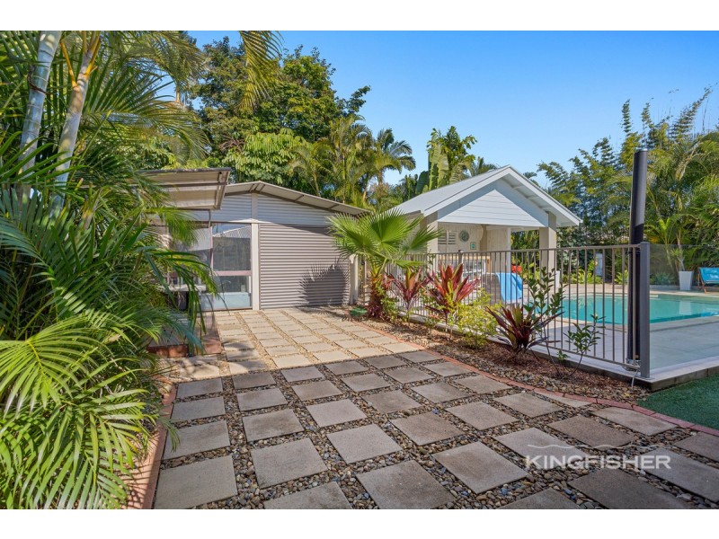 8 Lothian Avenue, Sorrento QLD 4217