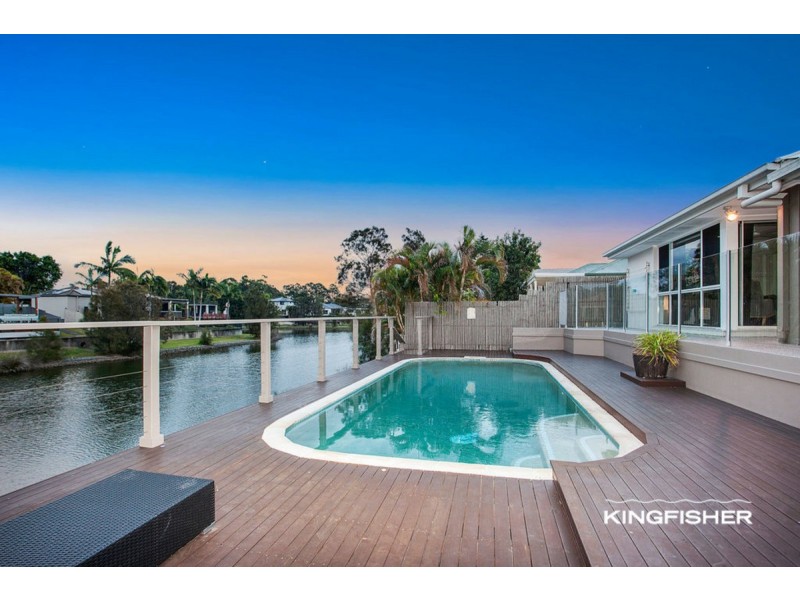 20 Lakes Circuit, Burleigh Waters QLD 4220