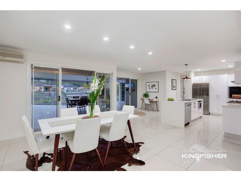 20 Lakes Circuit, Burleigh Waters QLD 4220