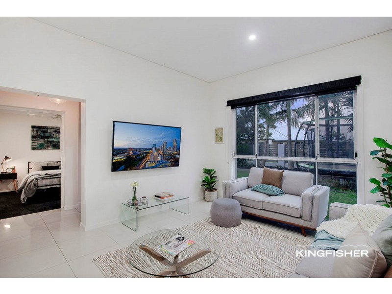 20 Lakes Circuit, Burleigh Waters QLD 4220