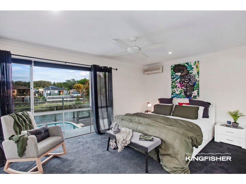 20 Lakes Circuit, Burleigh Waters QLD 4220