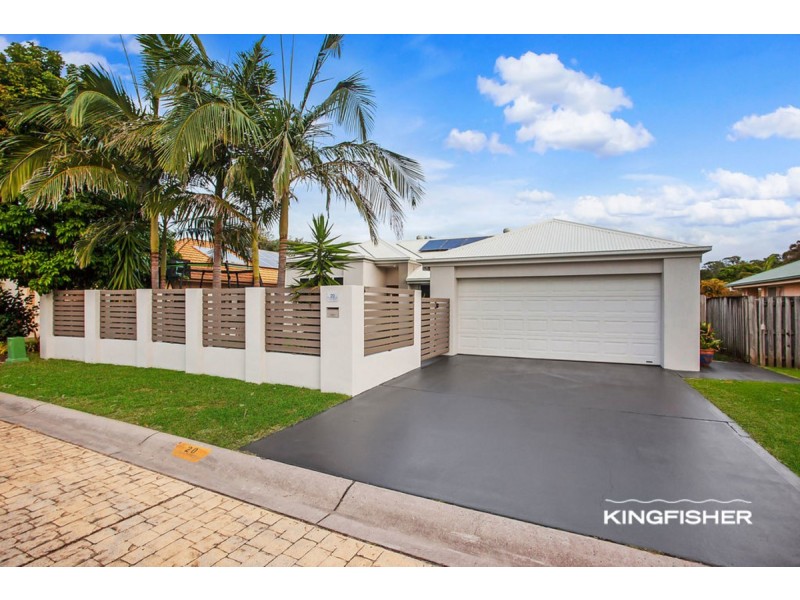 20 Lakes Circuit, Burleigh Waters QLD 4220