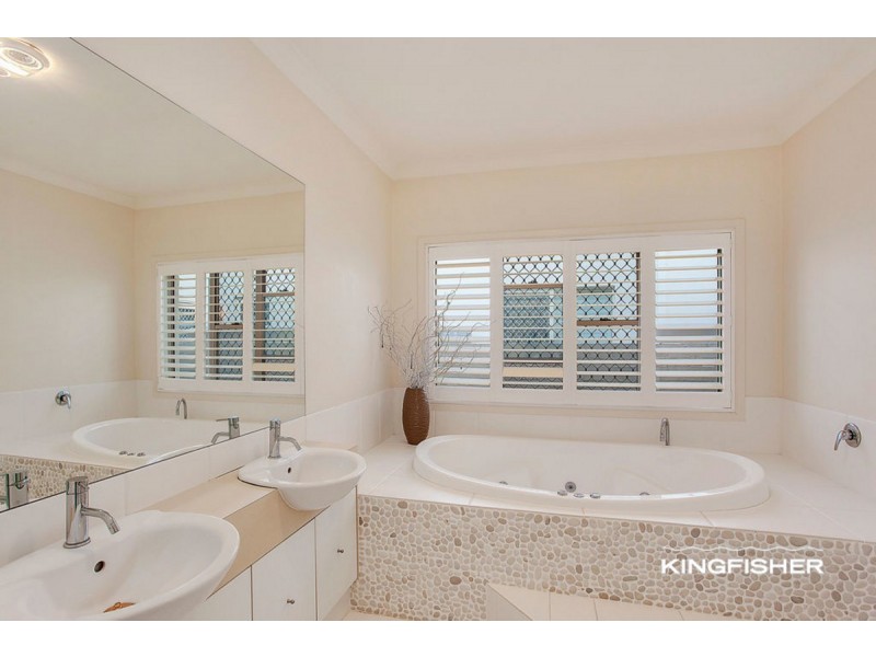 19 Cassowary Drive, Burleigh Waters QLD 4220