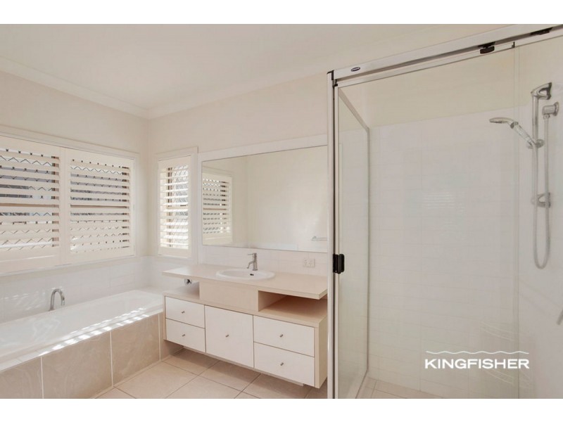 19 Cassowary Drive, Burleigh Waters QLD 4220