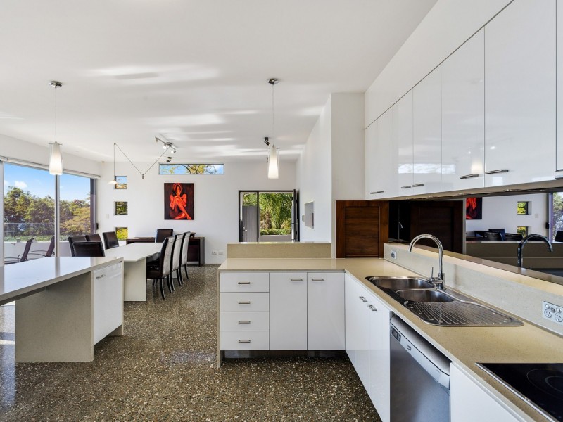 37 West Street, Burleigh Heads QLD 4220