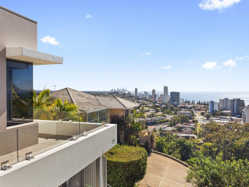 37 West Street, Burleigh Heads QLD 4220