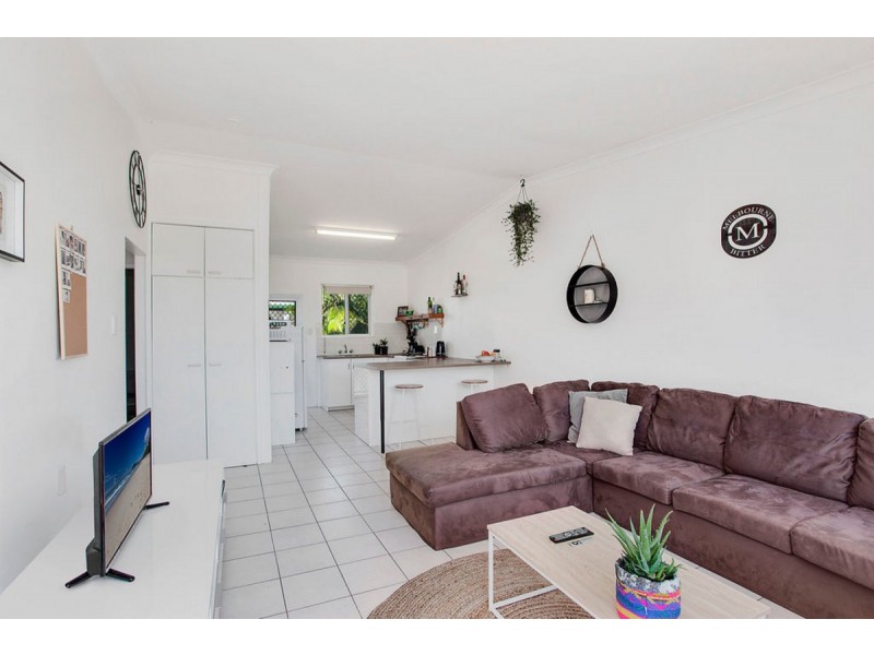 25/8 – 12 Marine Parade, Miami QLD 4220