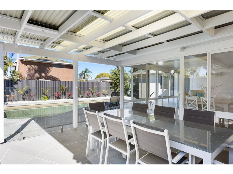 16 Lorikeet Lane, Burleigh Waters QLD 4220