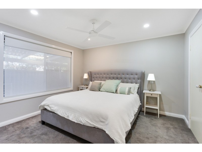 16 Lorikeet Lane, Burleigh Waters QLD 4220