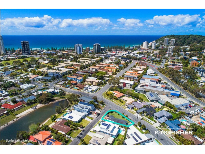 2 Kingfisher Crescent, Burleigh Waters QLD 4220