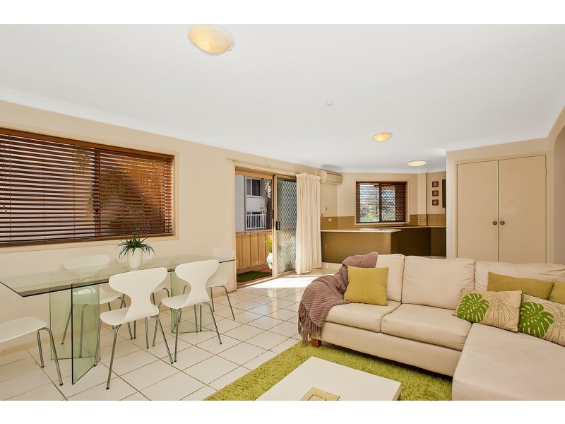 5/2032 Gold Coast Highway, Miami QLD 4220