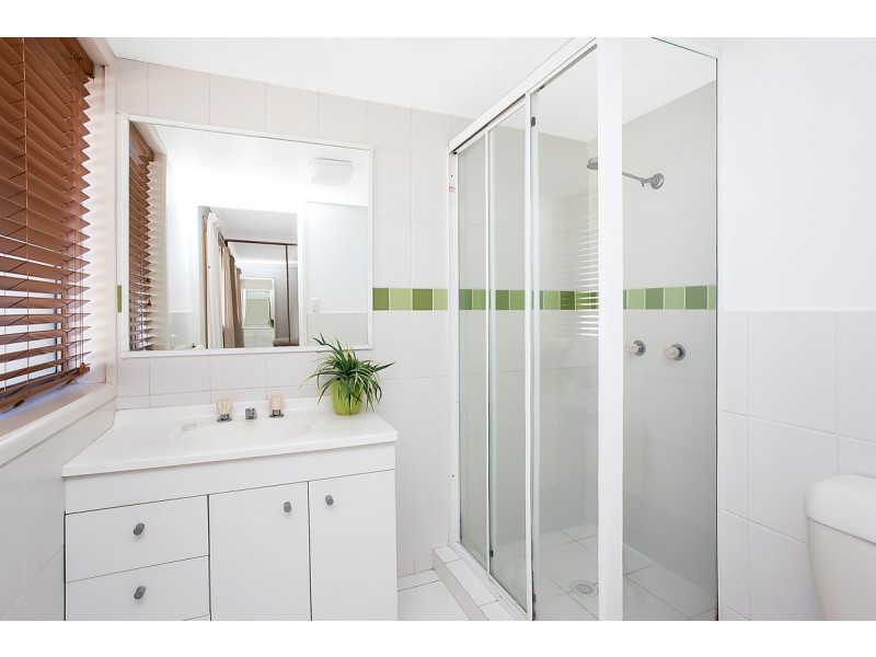 5/2032 Gold Coast Highway, Miami QLD 4220