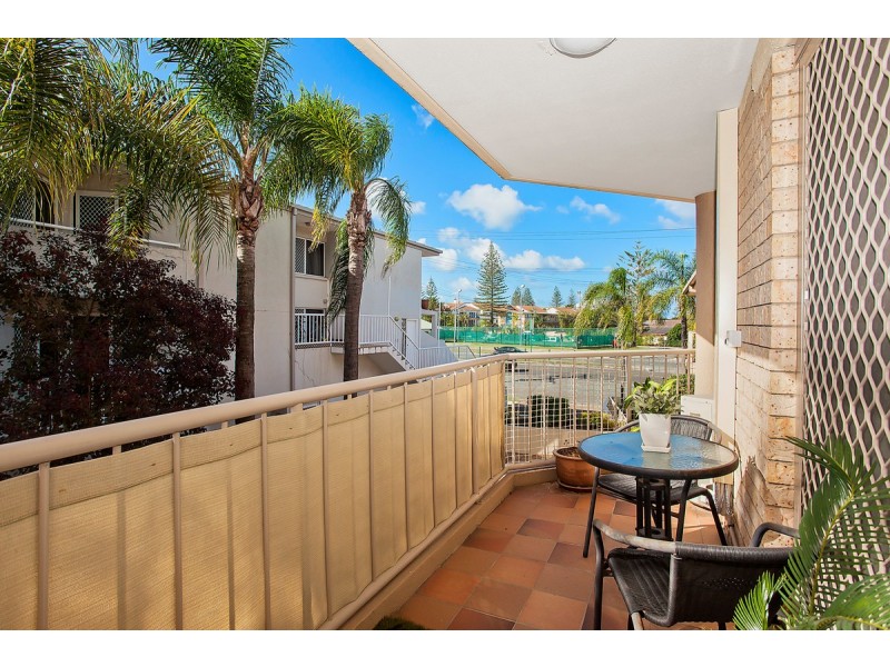 5/2032 Gold Coast Highway, Miami QLD 4220