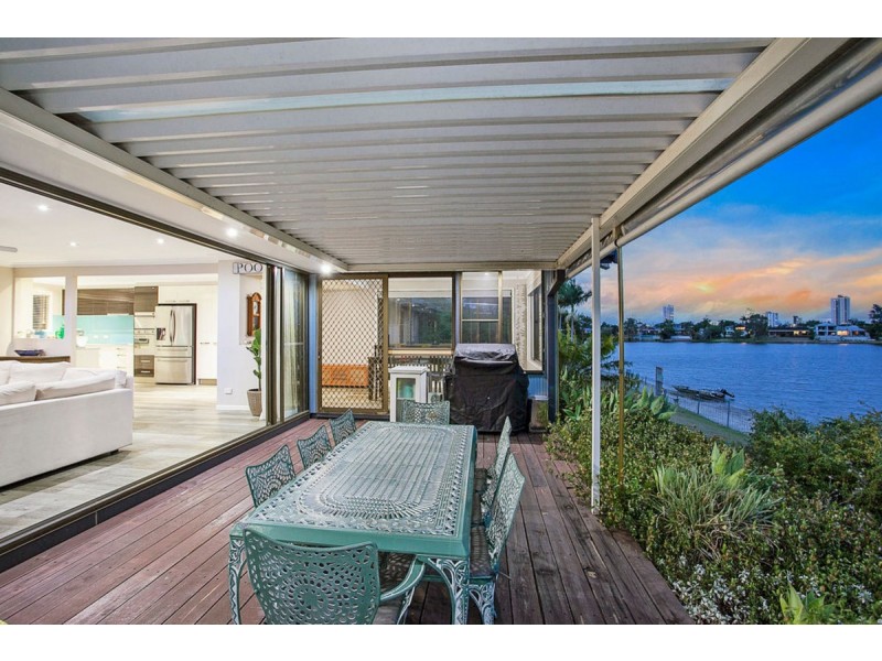 246 Acanthus Avenue, Burleigh Waters QLD 4220