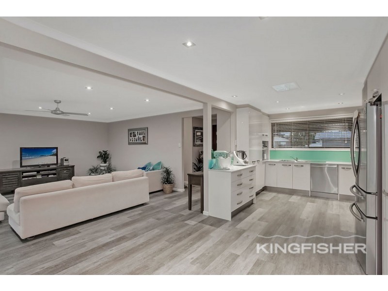 246 Acanthus Avenue, Burleigh Waters QLD 4220