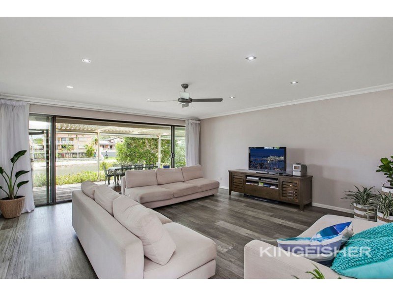 246 Acanthus Avenue, Burleigh Waters QLD 4220