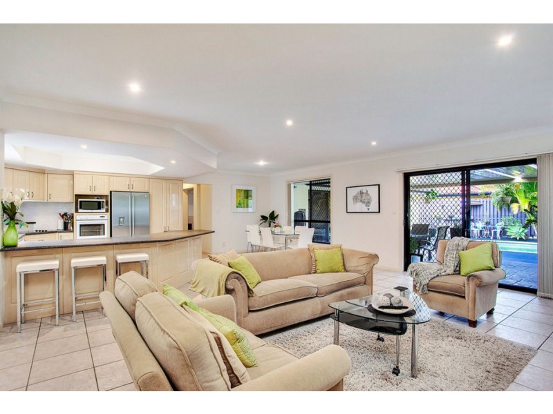 34 Sea Eagle Drive, Burleigh Waters QLD 4220