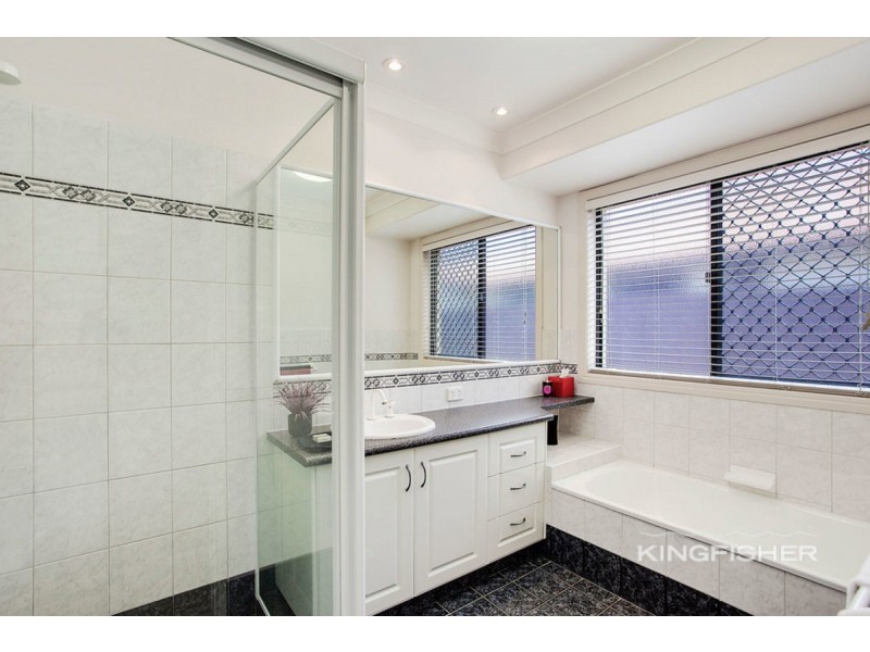 34 Sea Eagle Drive, Burleigh Waters QLD 4220