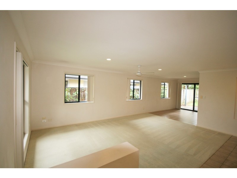 23 Seville Circuit, Burleigh Waters QLD 4220