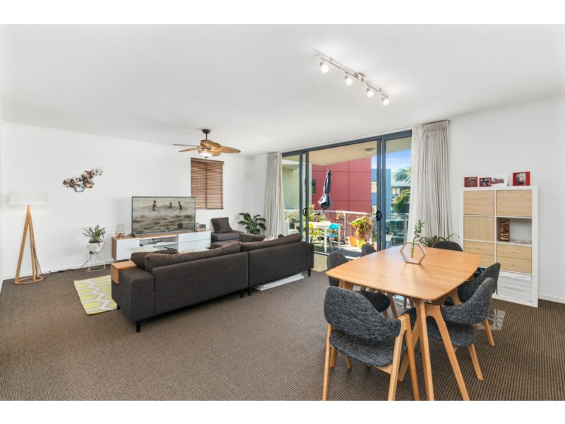 2056/1 Ocean Street, Burleigh Heads QLD 4220