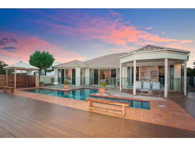 19 Cassowary Drive, Burleigh Waters QLD 4220