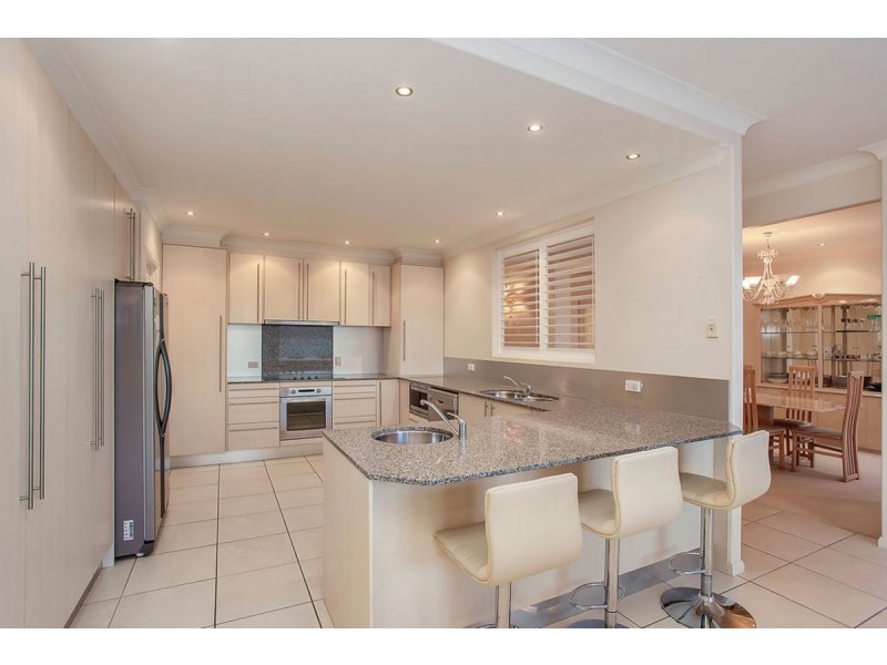 19 Cassowary Drive, Burleigh Waters QLD 4220