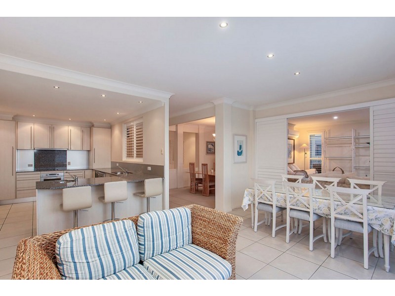 19 Cassowary Drive, Burleigh Waters QLD 4220