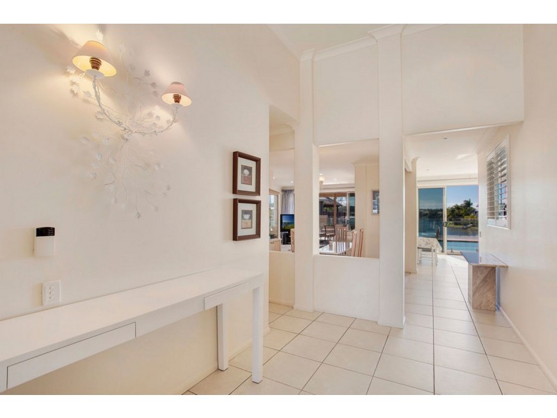 19 Cassowary Drive, Burleigh Waters QLD 4220