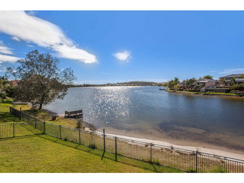 19 Cassowary Drive, Burleigh Waters QLD 4220