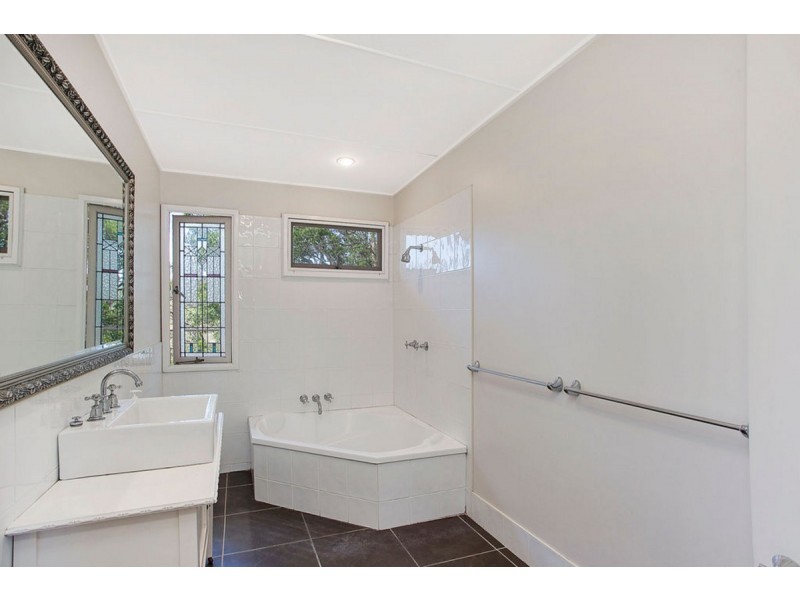 101 Ocean Parade, Burleigh Heads QLD 4220