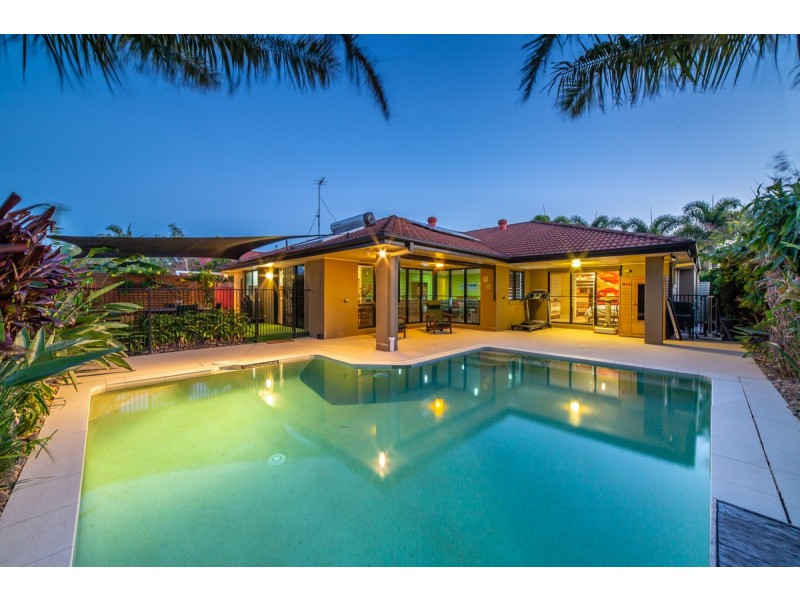 13 Islander Court, Burleigh Waters QLD 4220