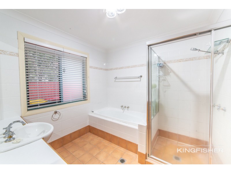 13 Islander Court, Burleigh Waters QLD 4220