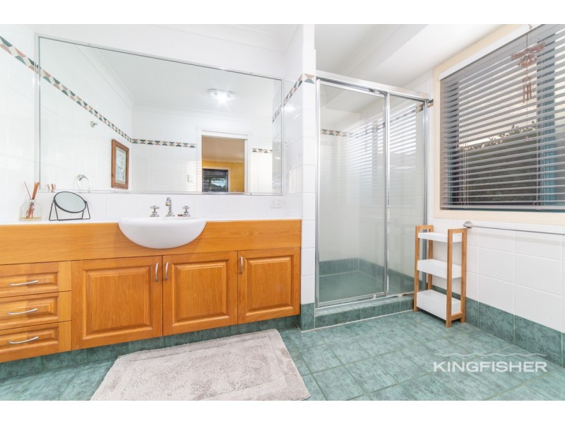 13 Islander Court, Burleigh Waters QLD 4220